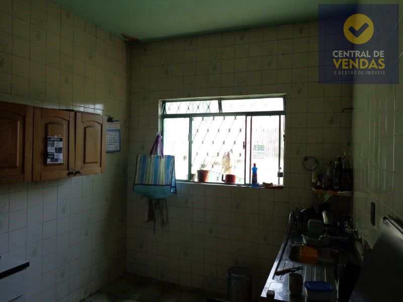 Casa à venda com 3 quartos, 360m² - Foto 17