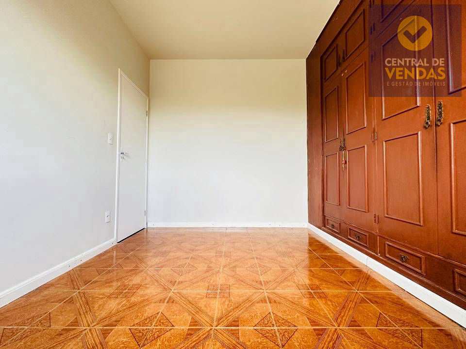 Casa à venda com 3 quartos, 194m² - Foto 11