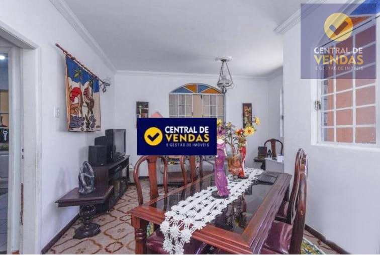 Casa à venda e aluguel com 4 quartos, 360m² - Foto 4