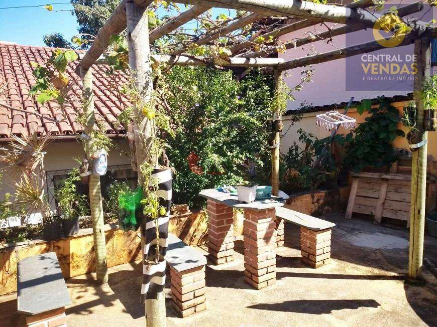 Casa à venda e aluguel com 4 quartos, 360m² - Foto 3