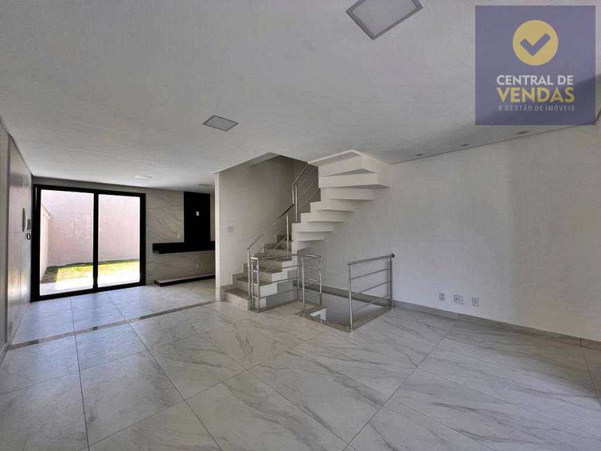 Casa à venda com 3 quartos, 187m² - Foto 1