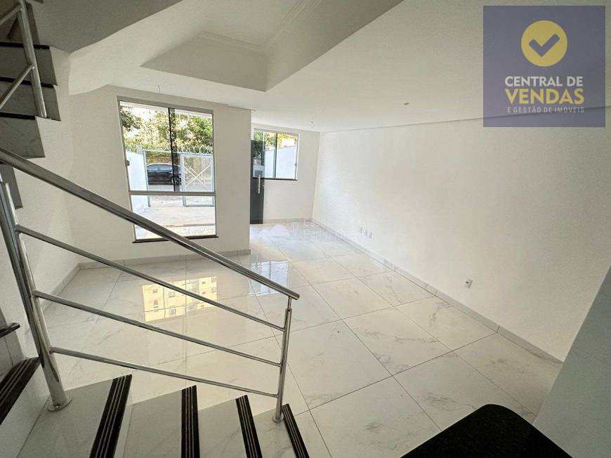 Casa à venda com 3 quartos, 120m² - Foto 2