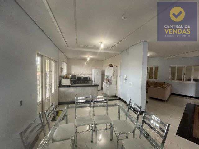 Casa à venda com 4 quartos, 367m² - Foto 1