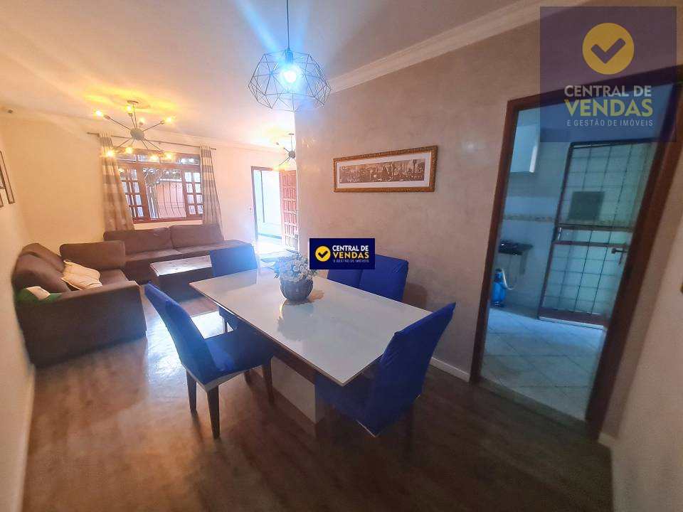 Casa à venda com 3 quartos, 180m² - Foto 2