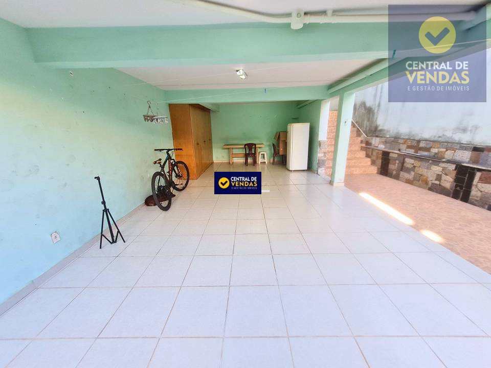 Casa à venda com 3 quartos, 180m² - Foto 17