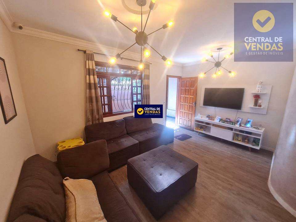 Casa à venda com 3 quartos, 180m² - Foto 1