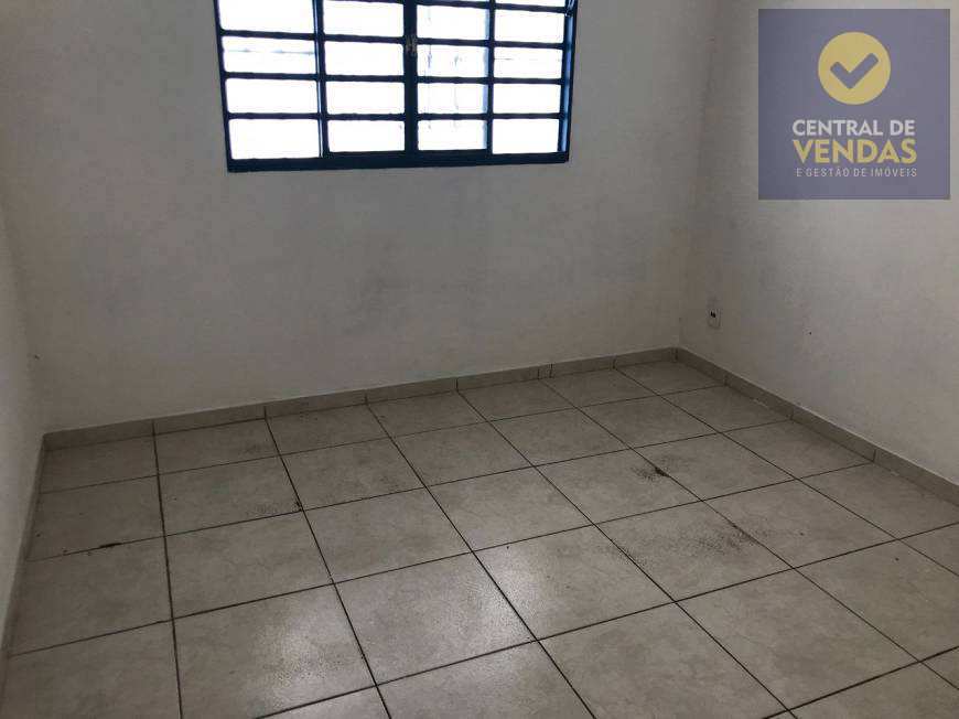 Casa à venda com 3 quartos, 360m² - Foto 2