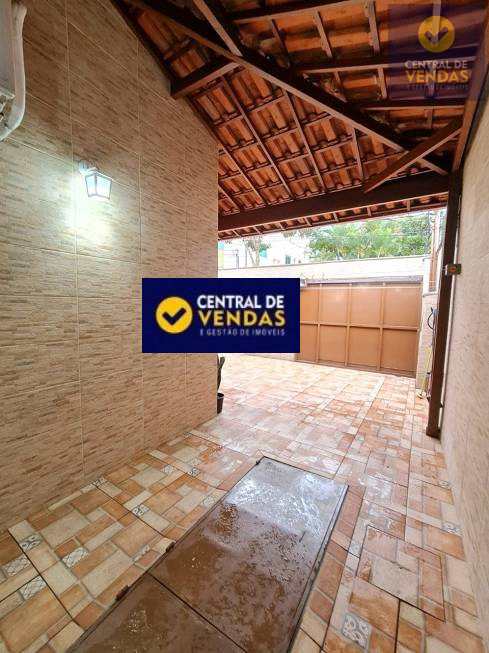 Casa à venda com 4 quartos, 180m² - Foto 3