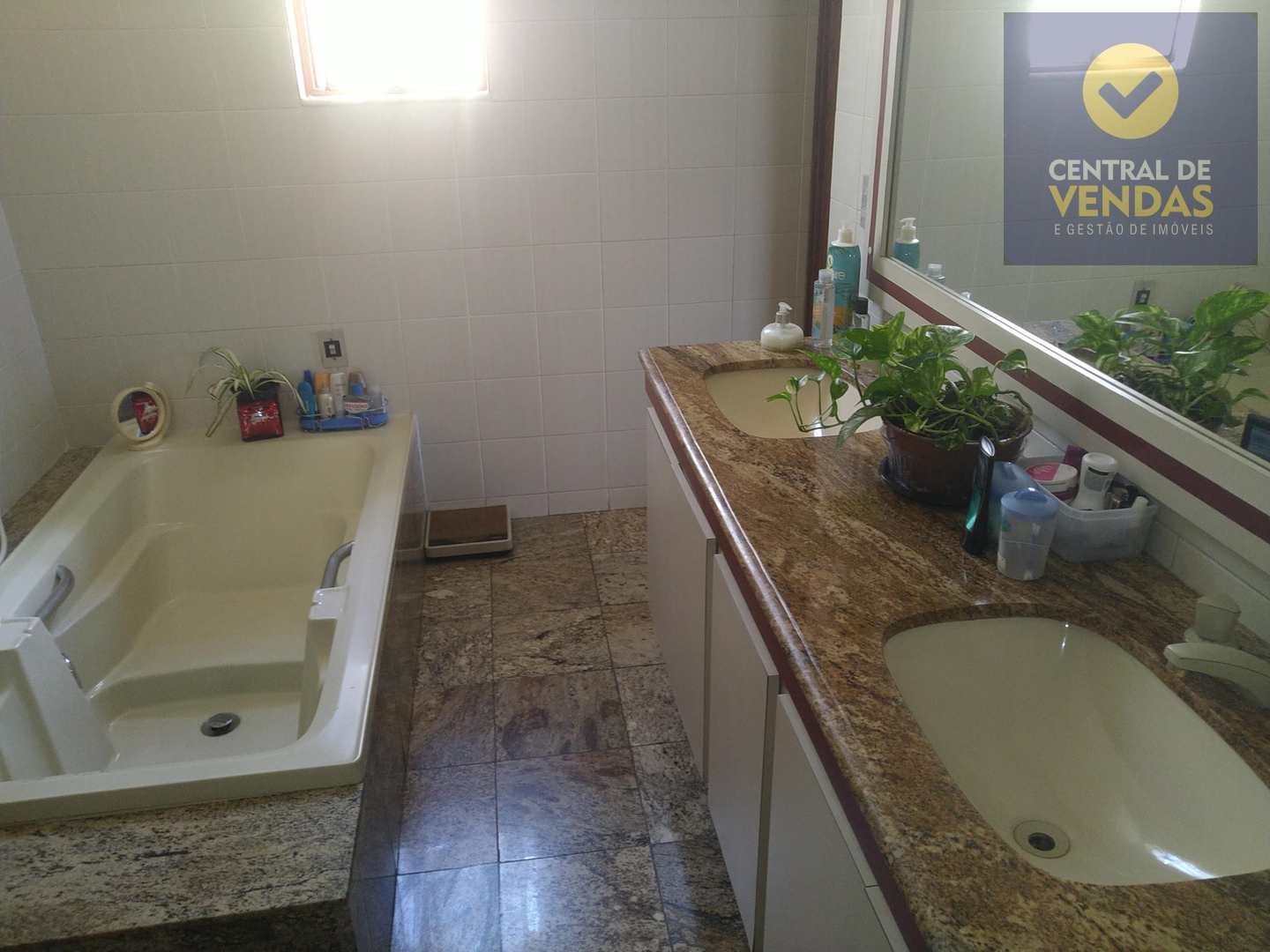 Casa à venda com 4 quartos, 350m² - Foto 21