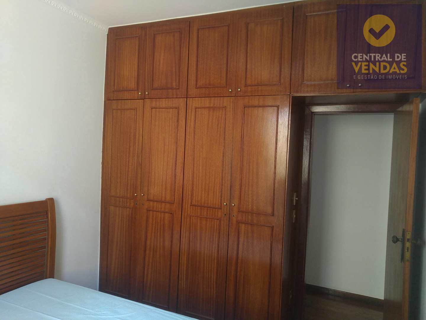 Casa à venda com 4 quartos, 350m² - Foto 27