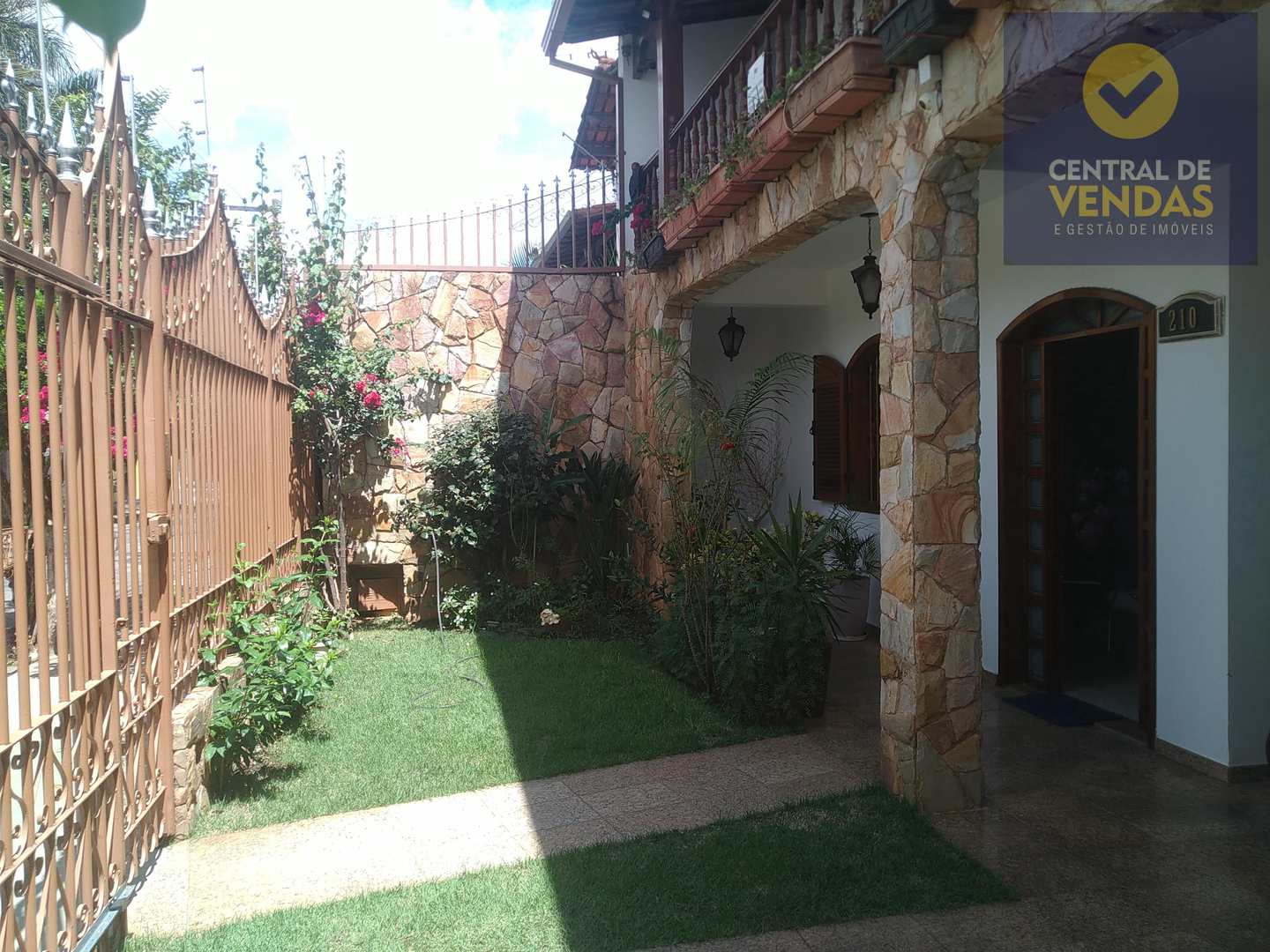 Casa à venda com 4 quartos, 350m² - Foto 5