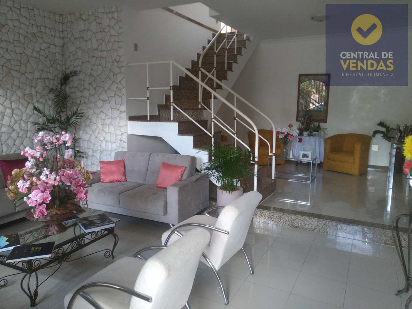 Casa à venda com 4 quartos, 350m² - Foto 9