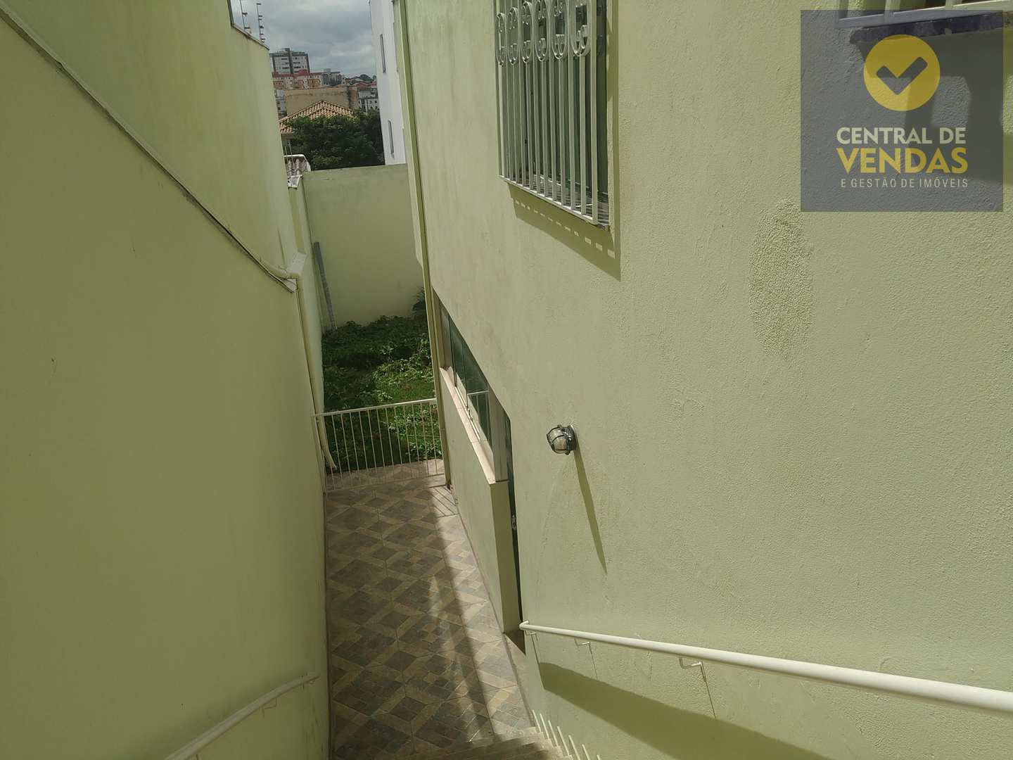 Casa para alugar com 3 quartos, 130m² - Foto 28