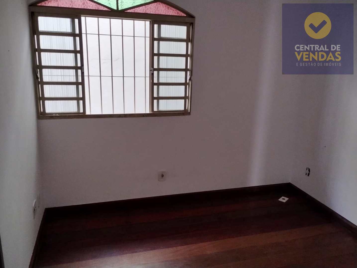 Casa para alugar com 5 quartos, 360m² - Foto 25