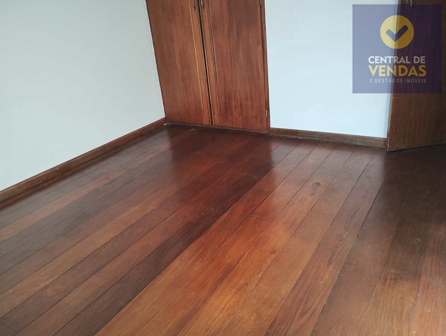 Casa para alugar com 5 quartos, 360m² - Foto 22