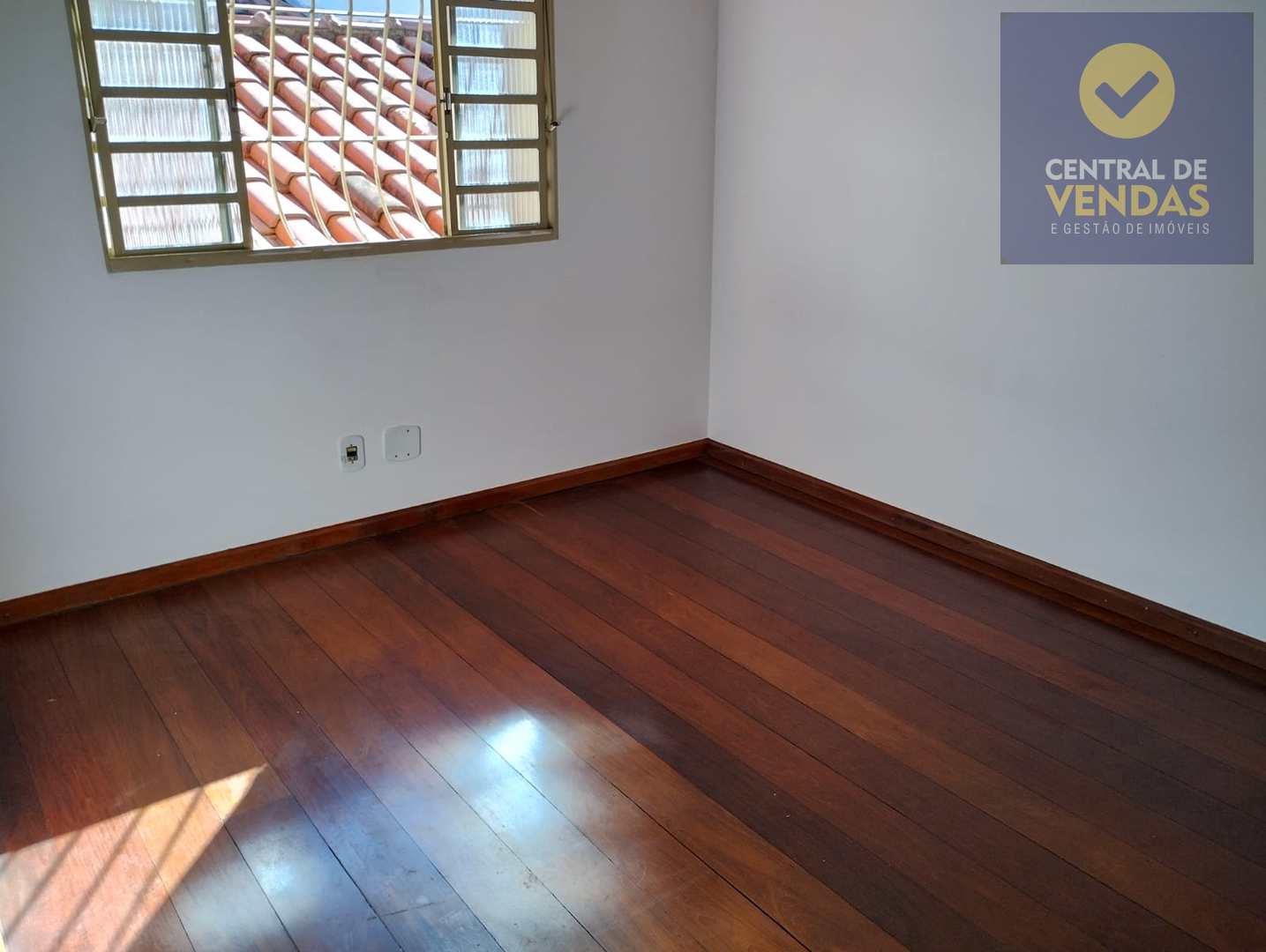 Casa para alugar com 5 quartos, 360m² - Foto 10