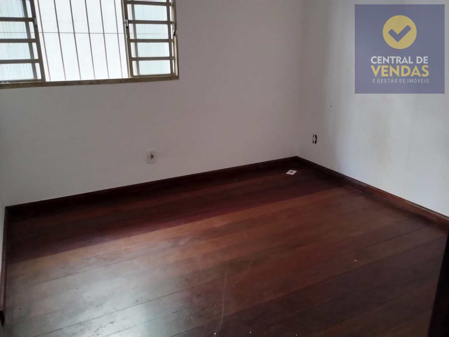 Casa para alugar com 5 quartos, 360m² - Foto 21