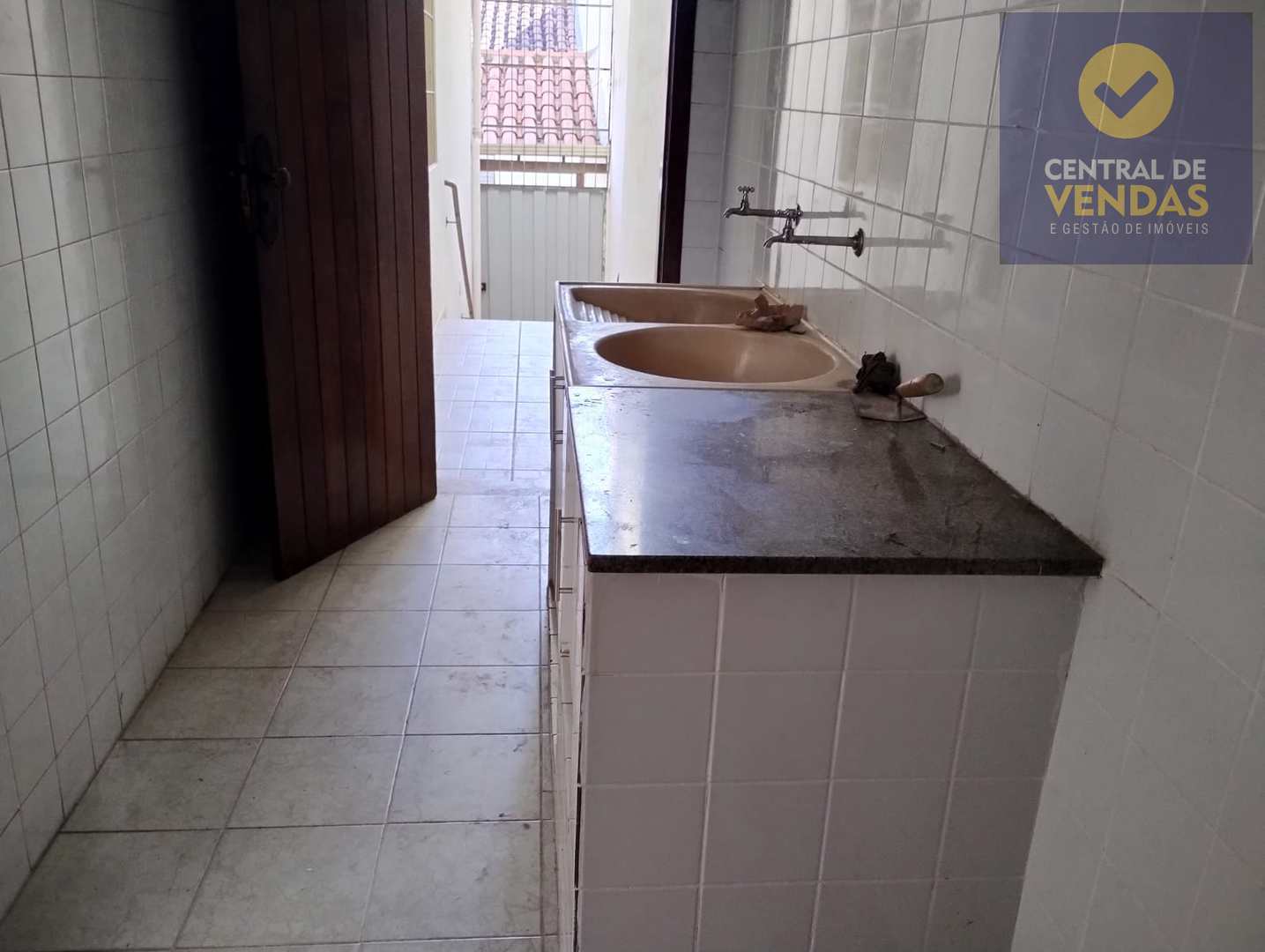 Casa para alugar com 5 quartos, 360m² - Foto 37