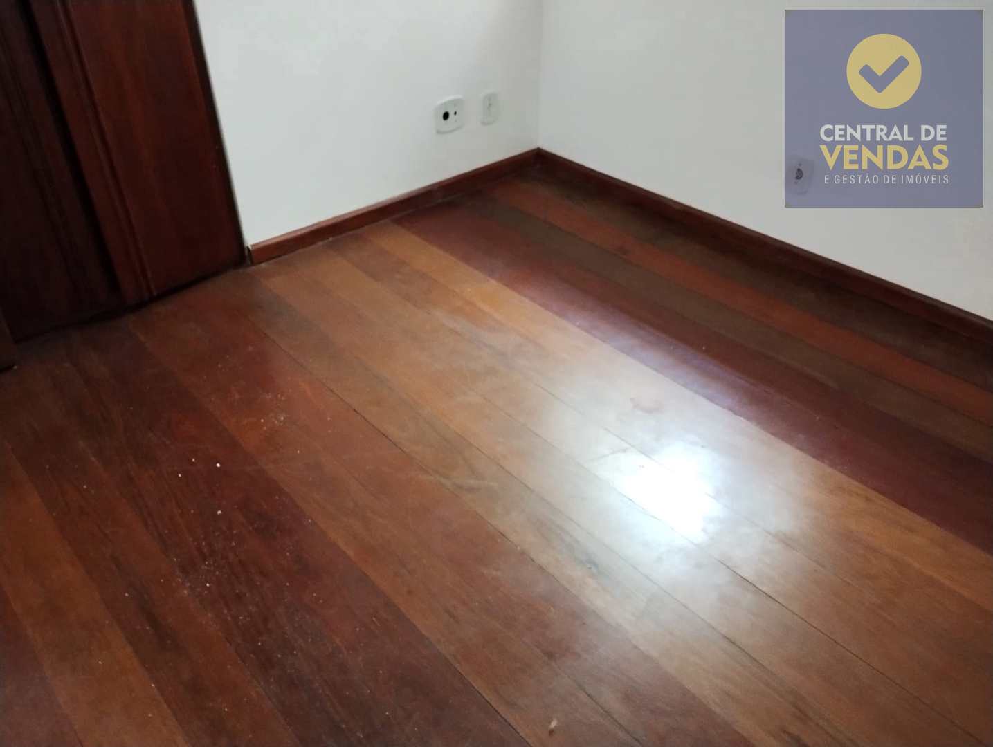 Casa para alugar com 5 quartos, 360m² - Foto 8