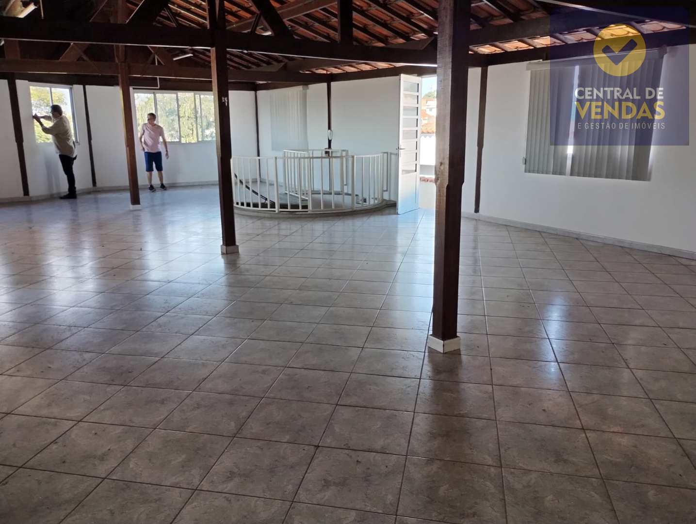 Casa para alugar com 5 quartos, 360m² - Foto 44