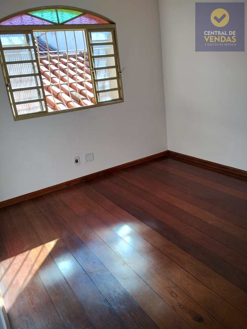 Casa para alugar com 5 quartos, 360m² - Foto 11