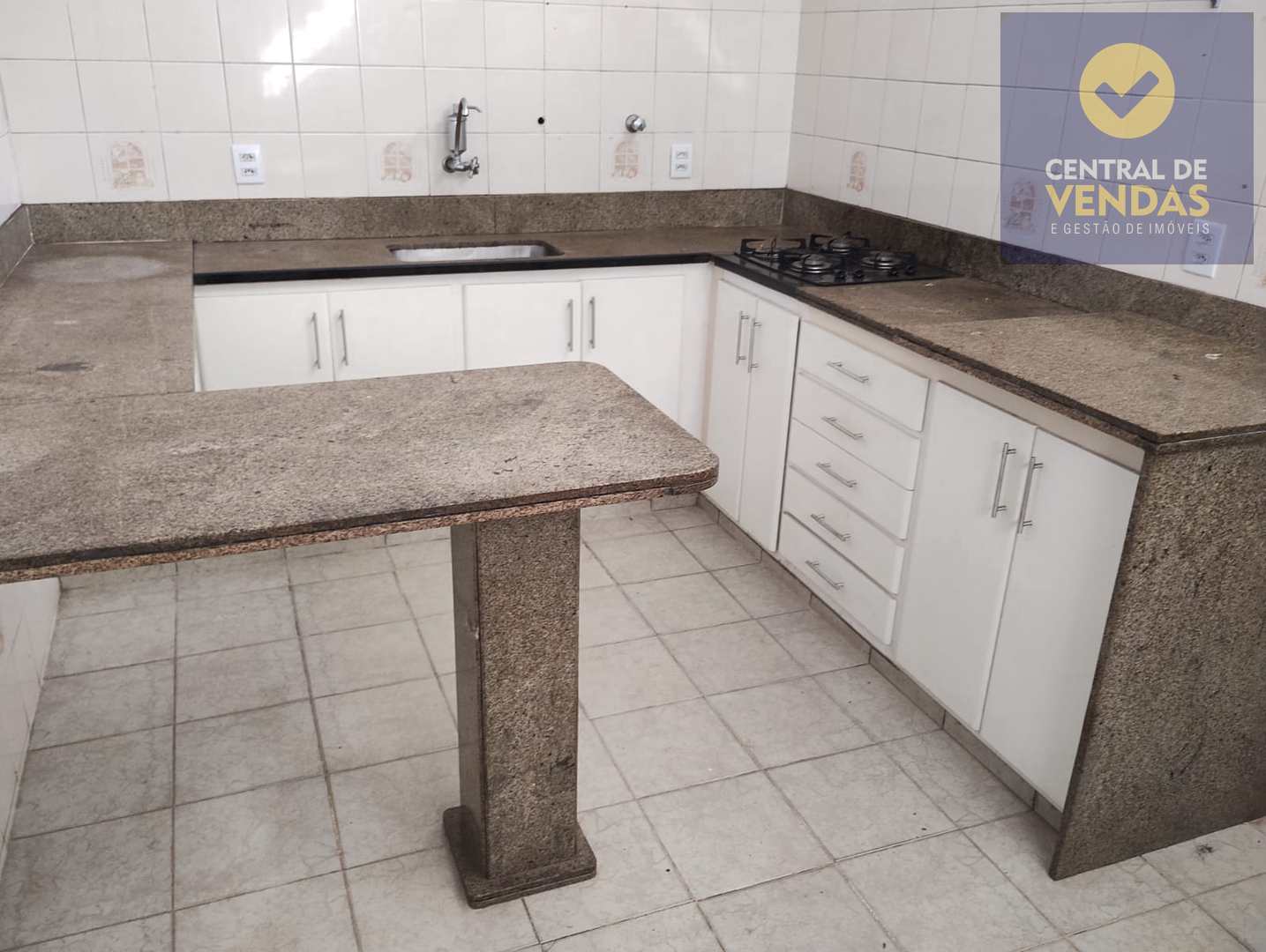 Casa para alugar com 5 quartos, 360m² - Foto 32