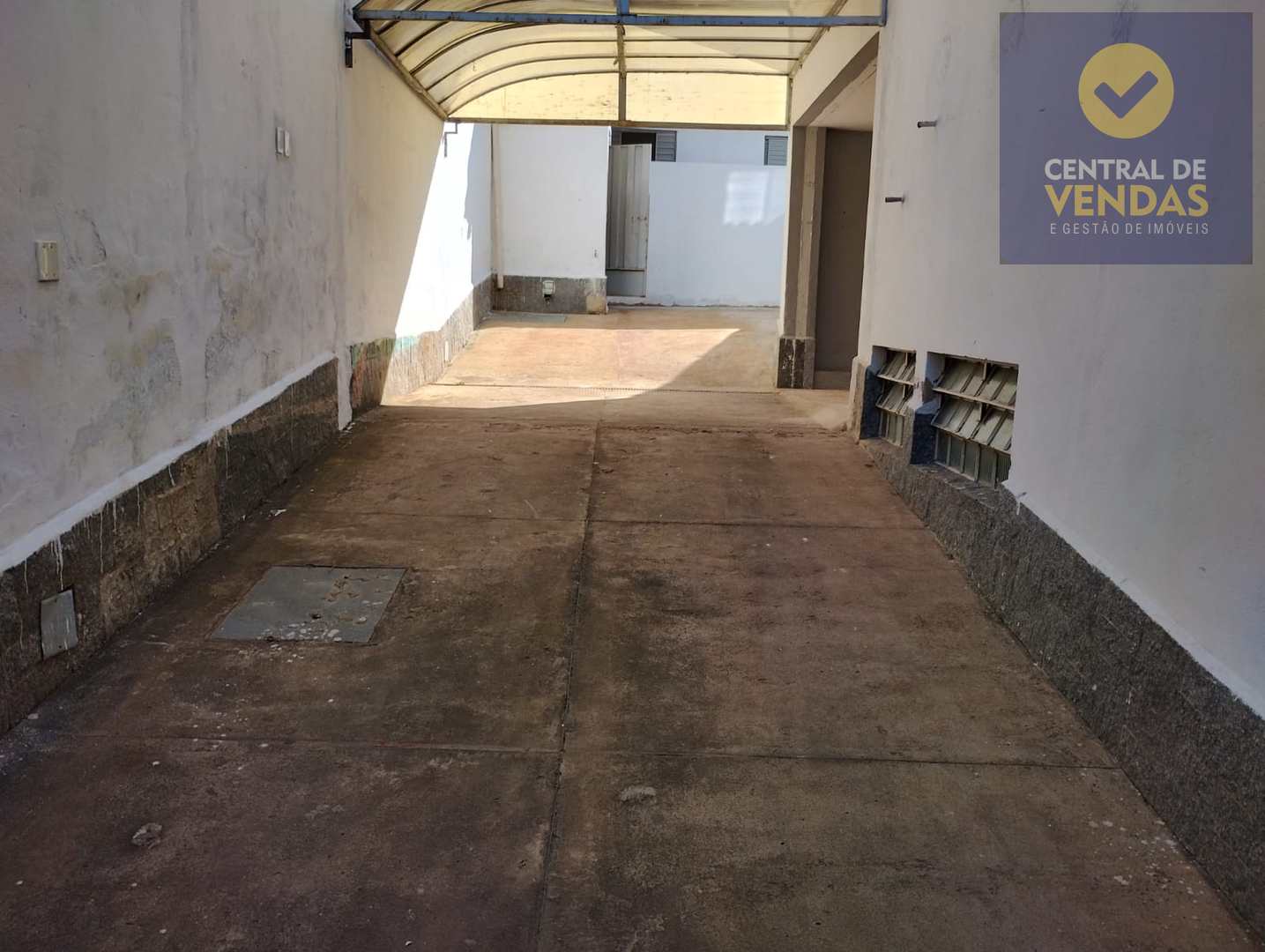 Casa para alugar com 5 quartos, 360m² - Foto 47