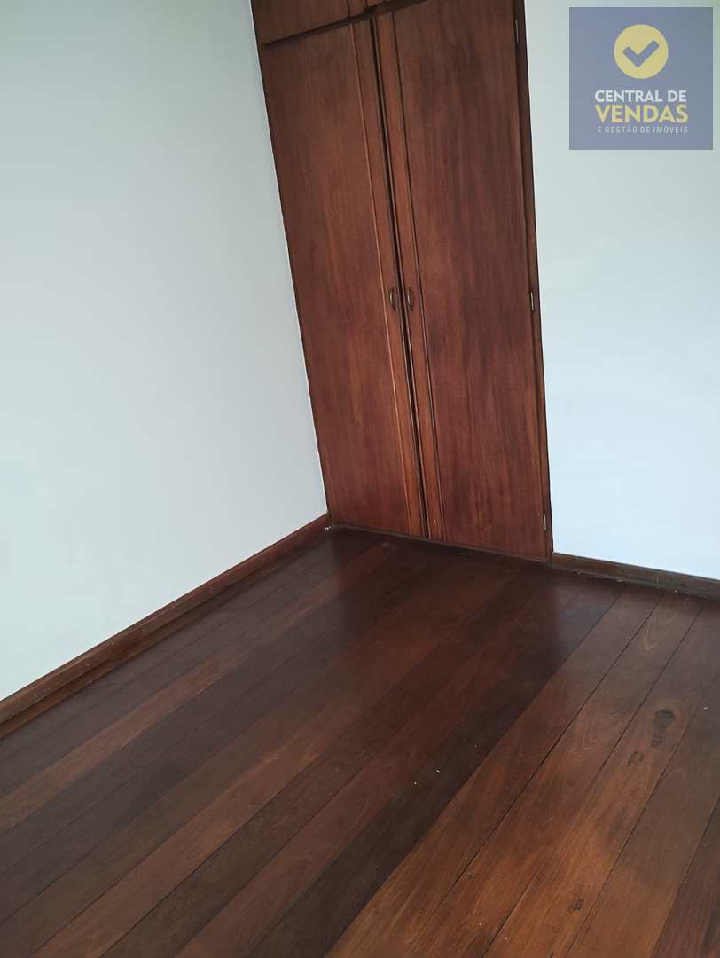 Casa para alugar com 5 quartos, 360m² - Foto 17