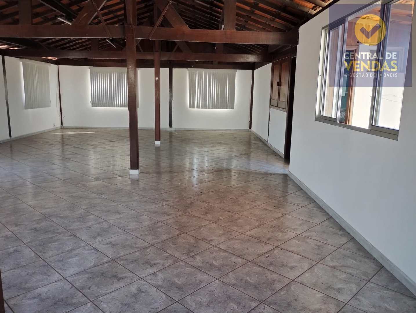 Casa para alugar com 5 quartos, 360m² - Foto 43