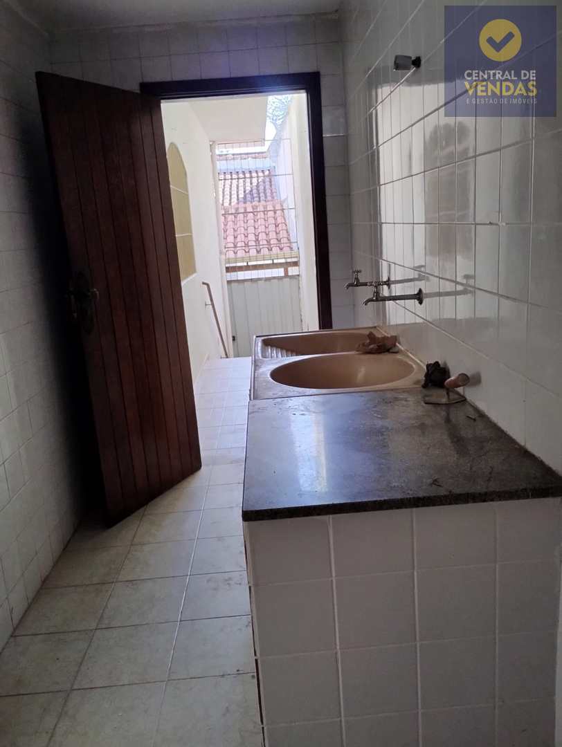 Casa para alugar com 5 quartos, 360m² - Foto 36