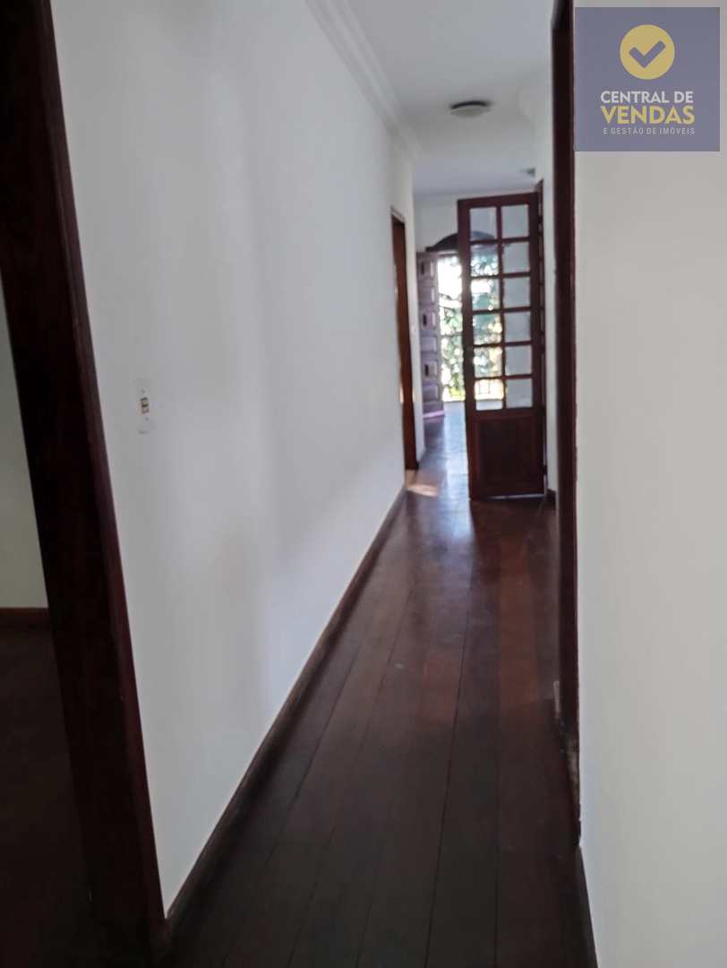 Casa para alugar com 5 quartos, 360m² - Foto 6