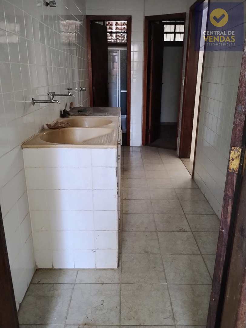 Casa para alugar com 5 quartos, 360m² - Foto 38