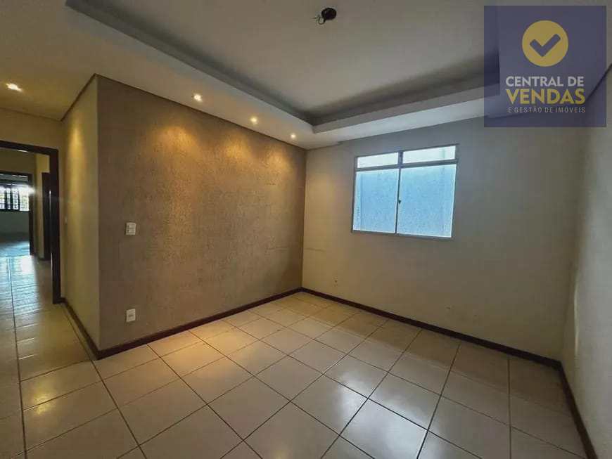 Casa à venda com 3 quartos, 104m² - Foto 1