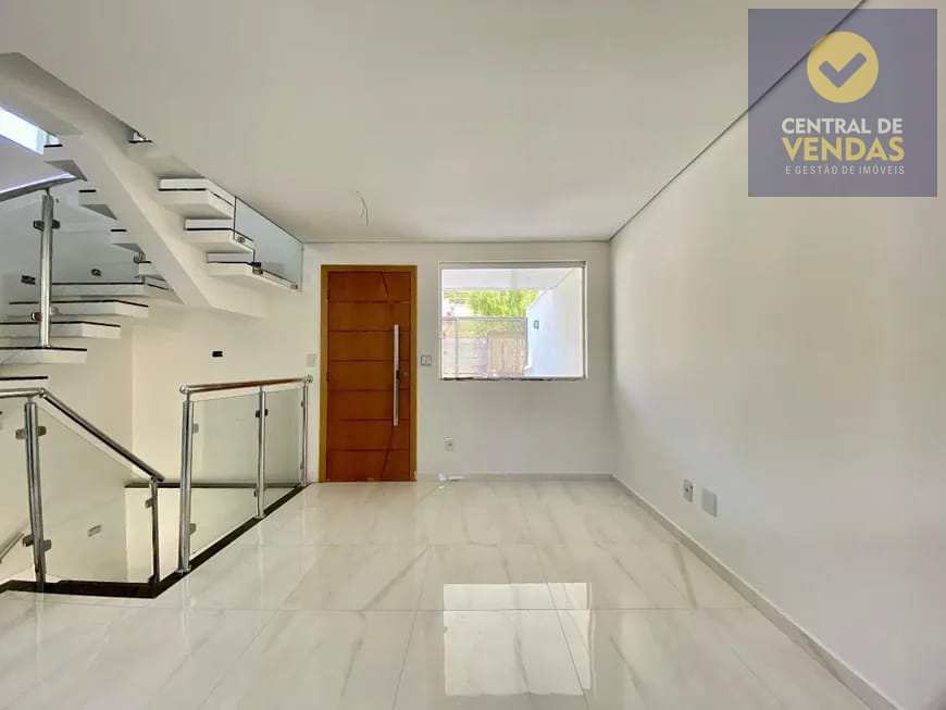 Casa à venda com 3 quartos, 150m² - Foto 1