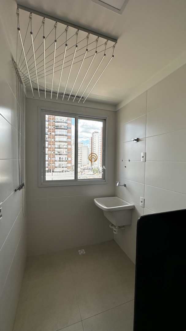 Apartamento à venda com 2 quartos, 64m² - Foto 9