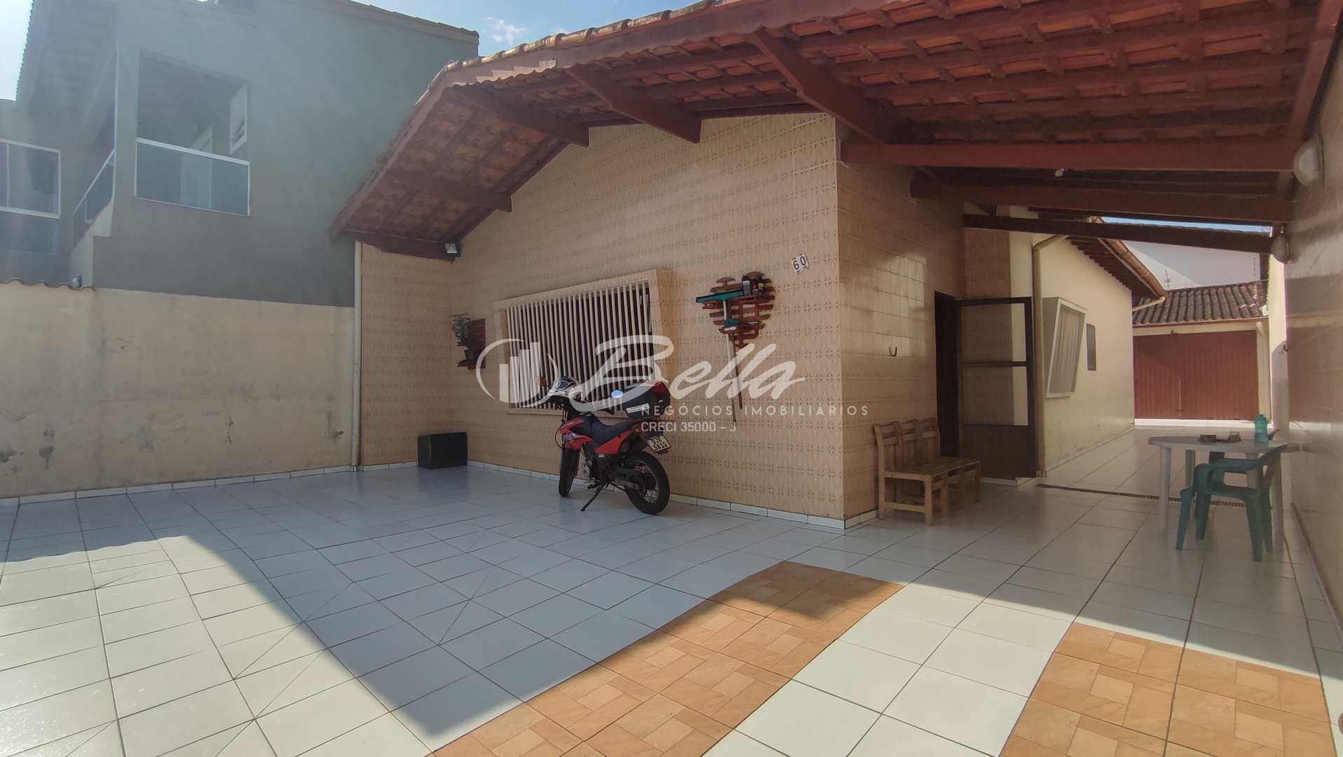 Casa à venda com 3 quartos, 156m² - Foto 1