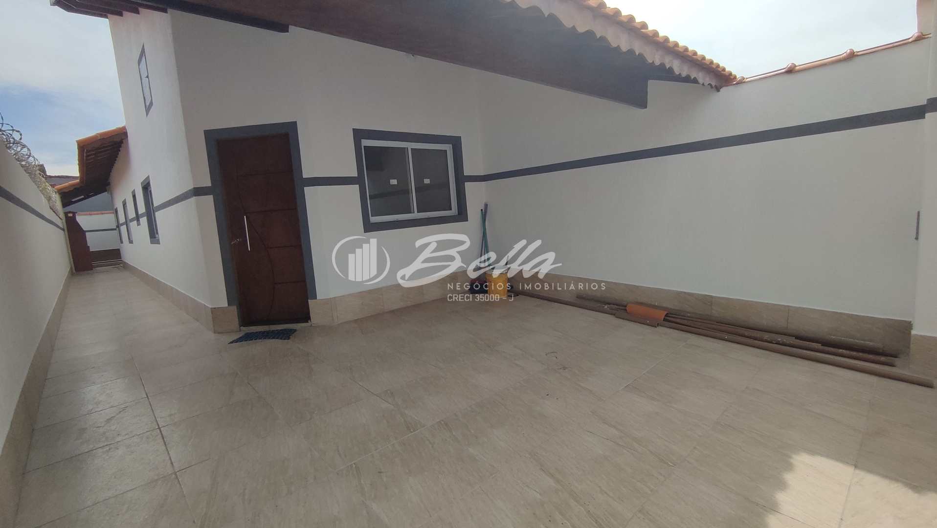 Casa à venda com 2 quartos, 67m² - Foto 2