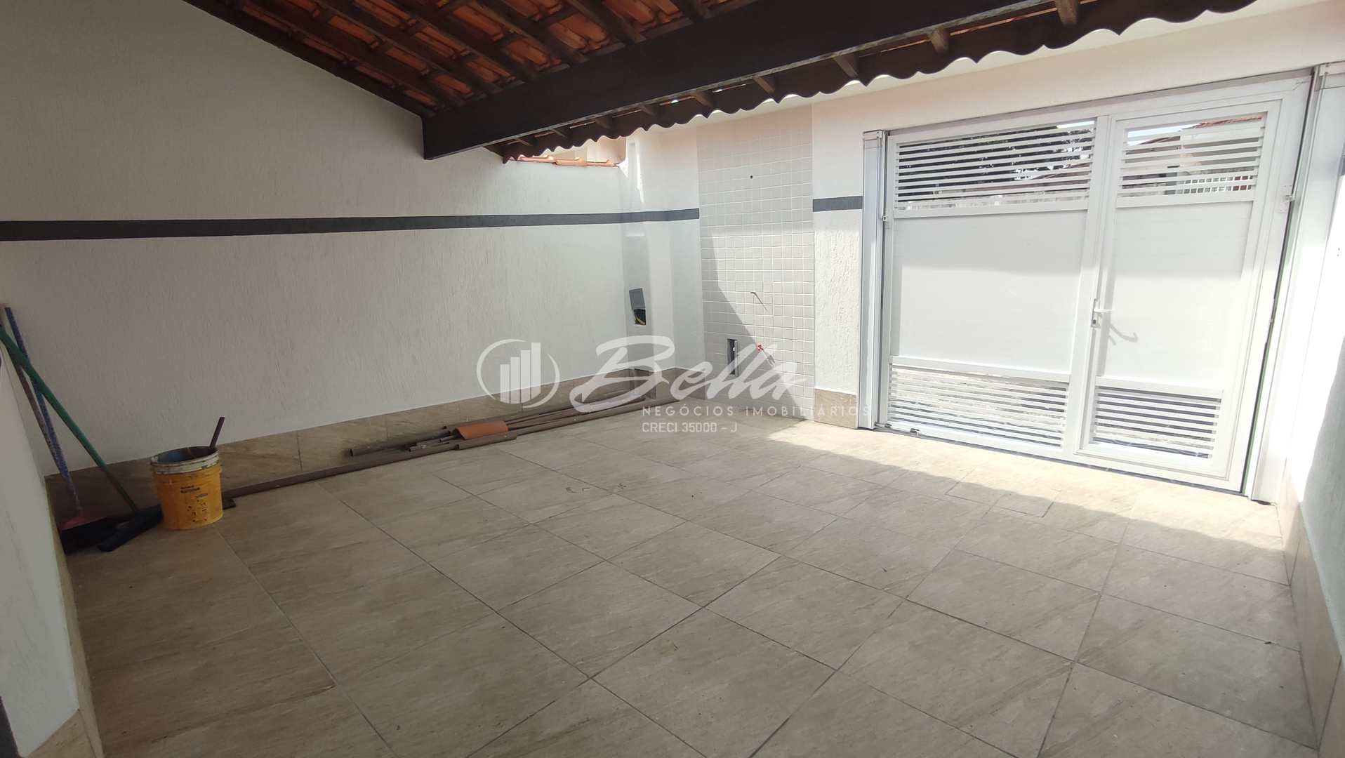 Casa à venda com 2 quartos, 67m² - Foto 3