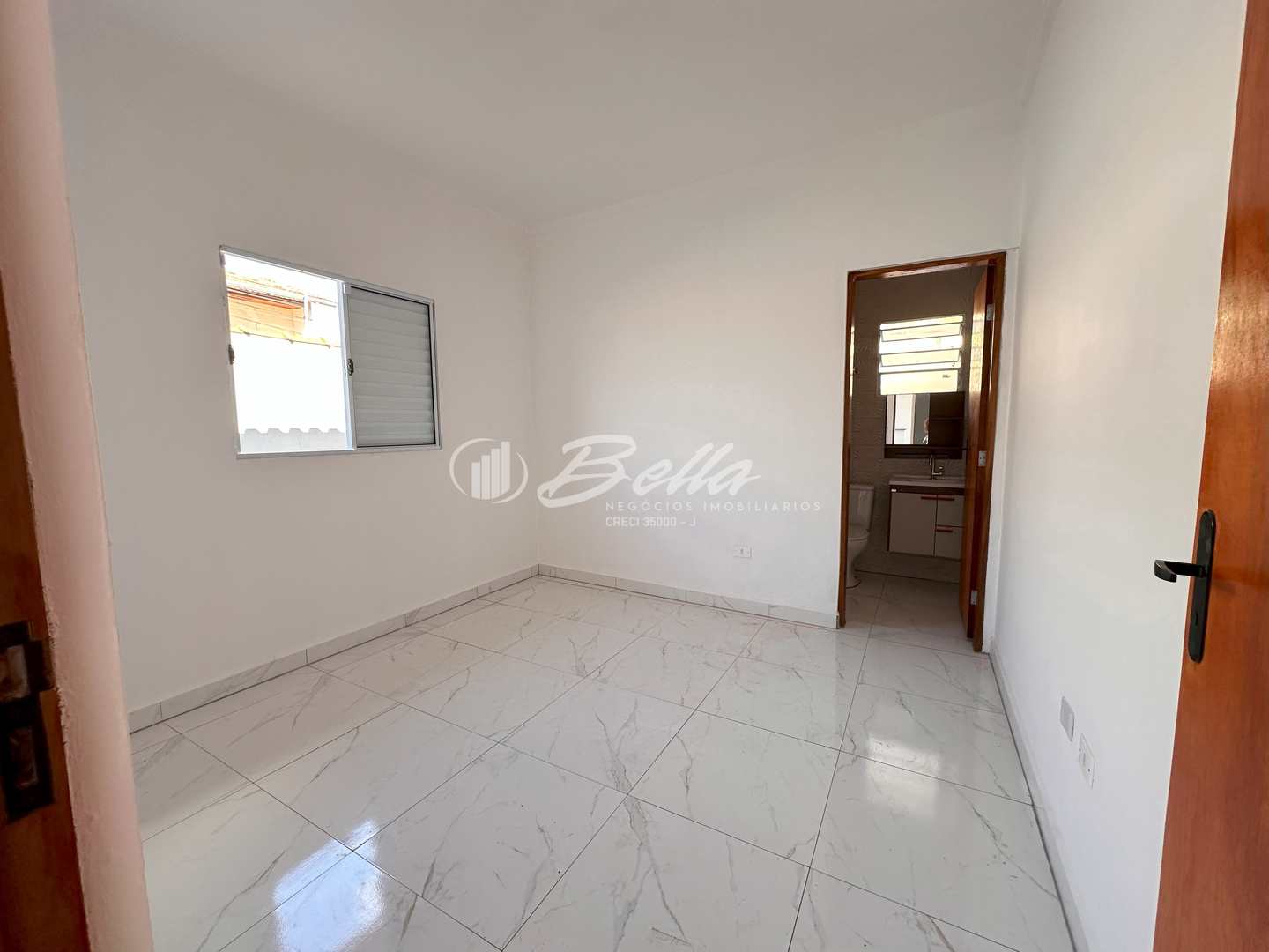 Casa à venda com 2 quartos, 80m² - Foto 9