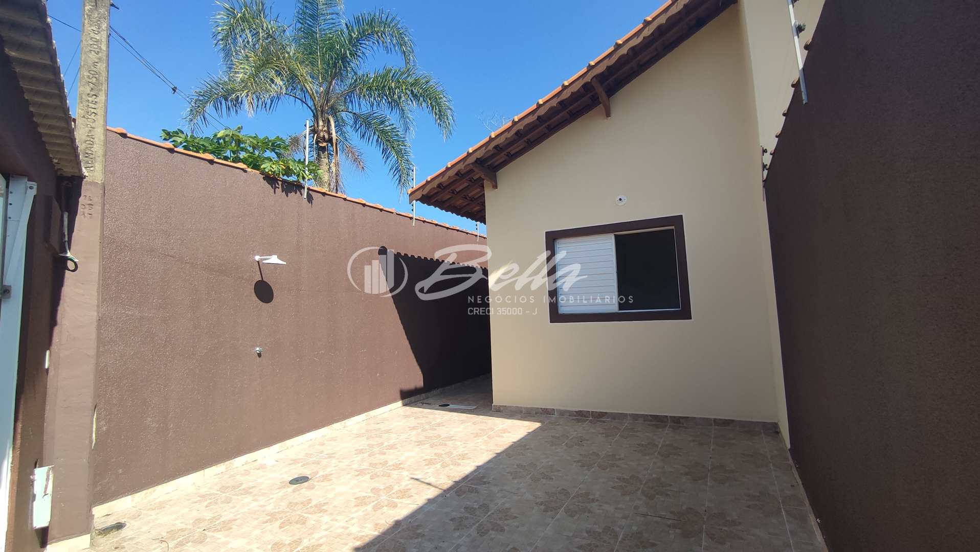 Casa à venda com 3 quartos, 78m² - Foto 1