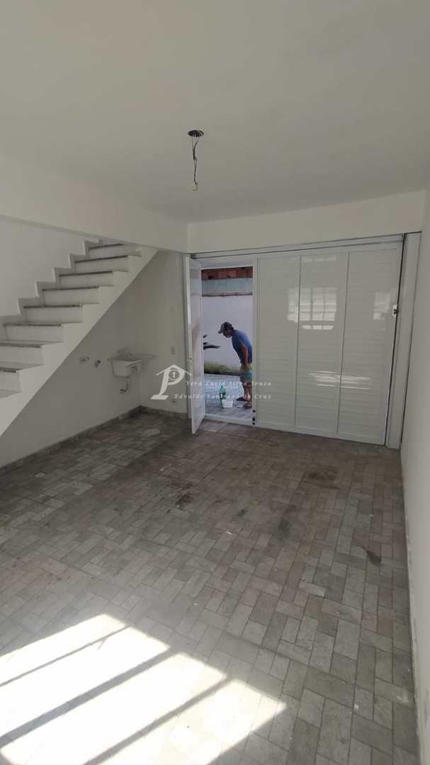 Casa à venda com 2 quartos, 65m² - Foto 17