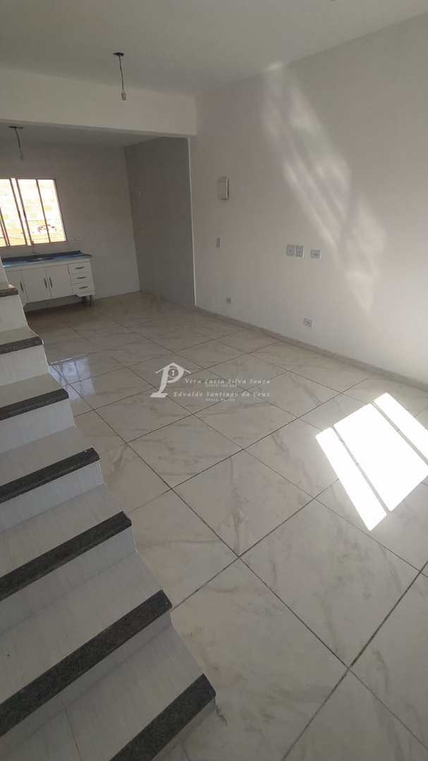 Casa à venda com 2 quartos, 65m² - Foto 12