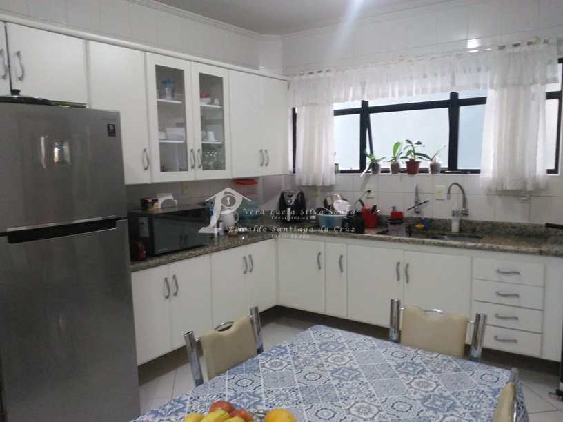 Apartamento à venda com 4 quartos, 180m² - Foto 2