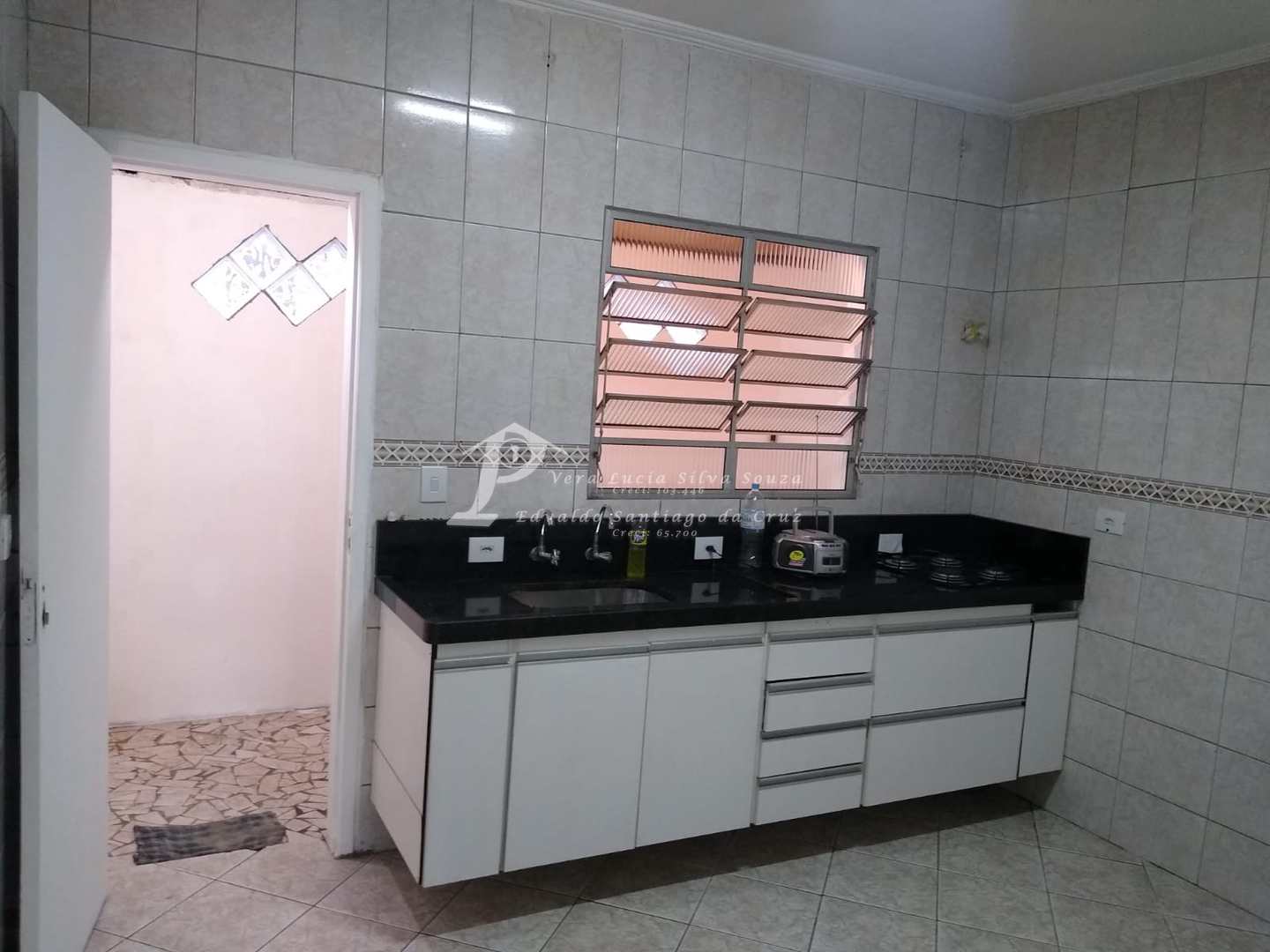 Casa à venda com 2 quartos, 52m² - Foto 2