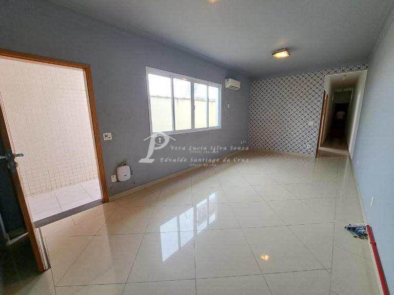 Casa à venda com 3 quartos, 115m² - Foto 1