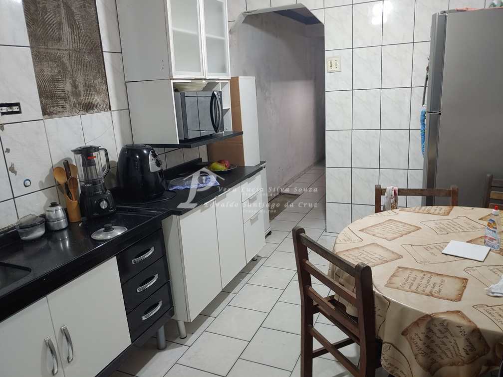 Casa à venda com 3 quartos, 100m² - Foto 4