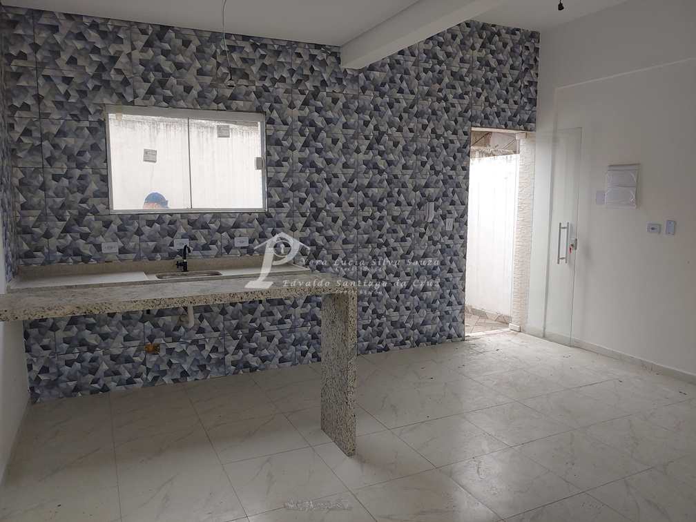 Casa à venda com 2 quartos, 70m² - Foto 2