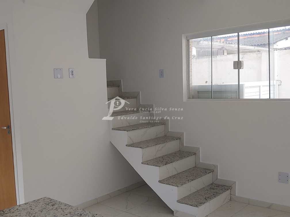 Casa à venda com 2 quartos, 70m² - Foto 1