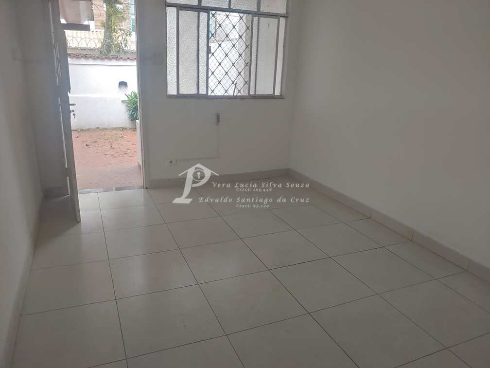 Casa à venda com 2 quartos, 80m² - Foto 1