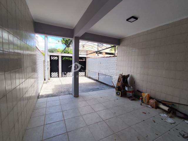 Casa para alugar com 2 quartos, 90m² - Foto 1